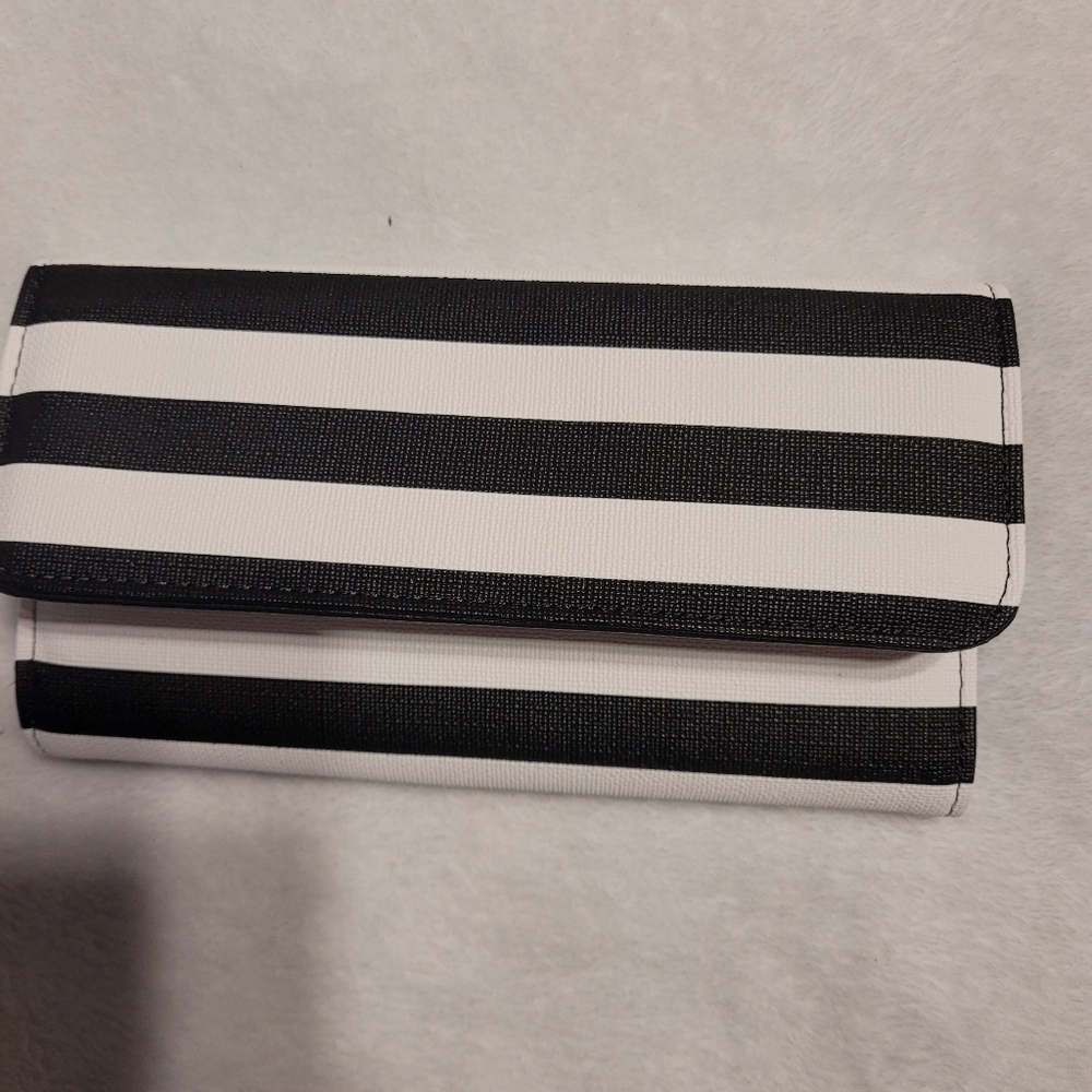 KUT FROM THE KLOTH WALLET NWOT